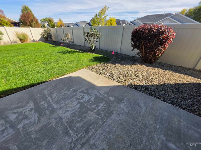 2080 N Swainson Ave, Meridian, ID 83646