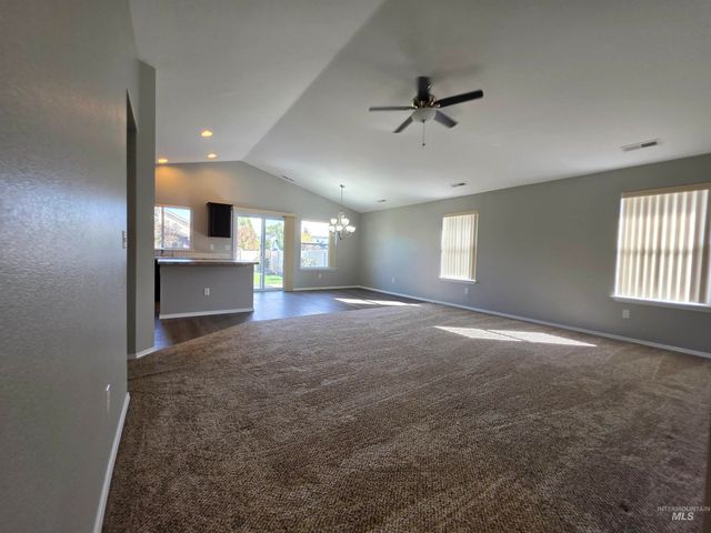 2080 N Swainson Ave, Meridian, ID 83646