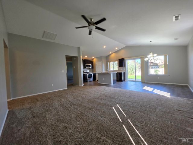 2080 N Swainson Ave, Meridian, ID 83646