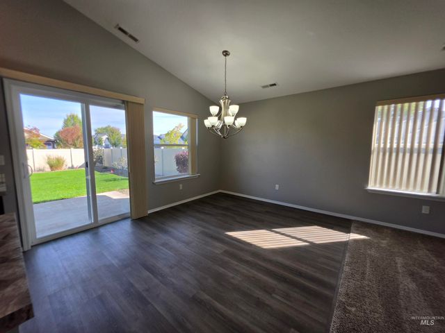 2080 N Swainson Ave, Meridian, ID 83646
