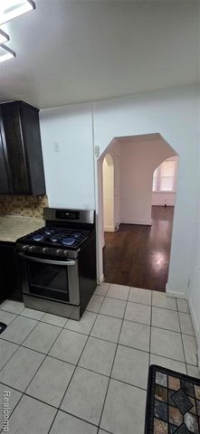 7113 Kendal Street, Dearborn, MI 48126