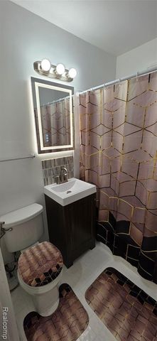 7113 Kendal Street, Dearborn, MI 48126