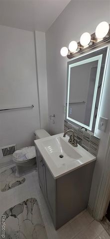 7113 Kendal Street, Dearborn, MI 48126