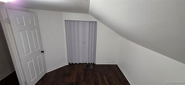 7113 Kendal Street, Dearborn, MI 48126