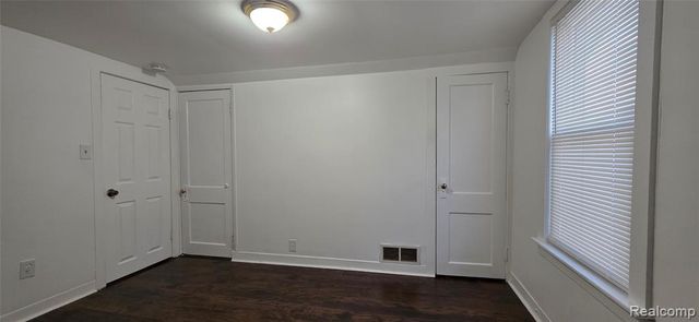 7113 Kendal Street, Dearborn, MI 48126