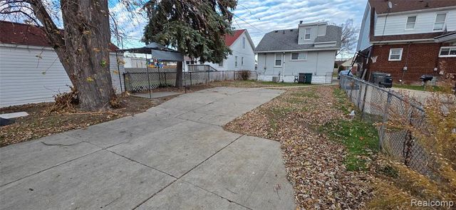 7113 Kendal Street, Dearborn, MI 48126