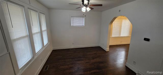 7113 Kendal Street, Dearborn, MI 48126