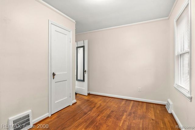24611 Oxford Street, Dearborn, MI 48124