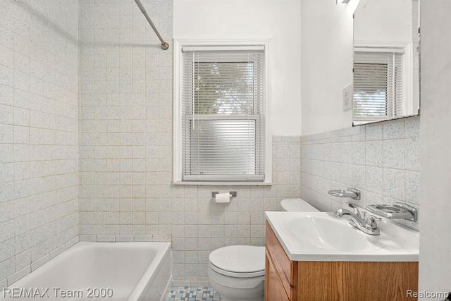 24611 Oxford Street, Dearborn, MI 48124