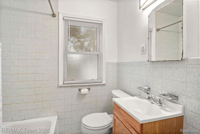 24611 Oxford Street, Dearborn, MI 48124