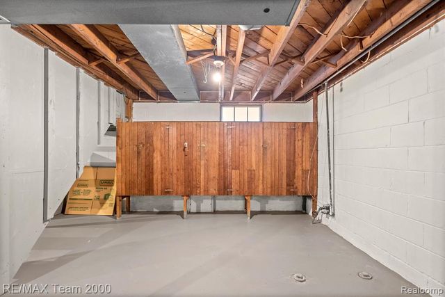 24611 Oxford Street, Dearborn, MI 48124