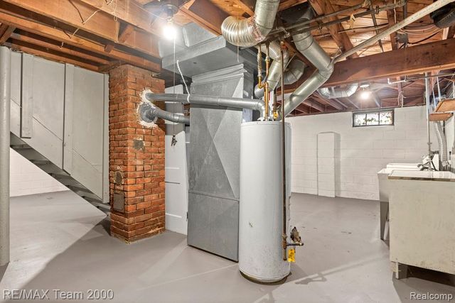 24611 Oxford Street, Dearborn, MI 48124