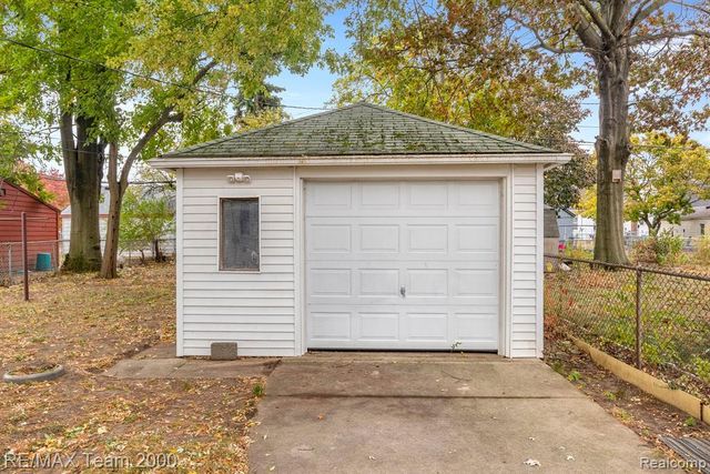 24611 Oxford Street, Dearborn, MI 48124