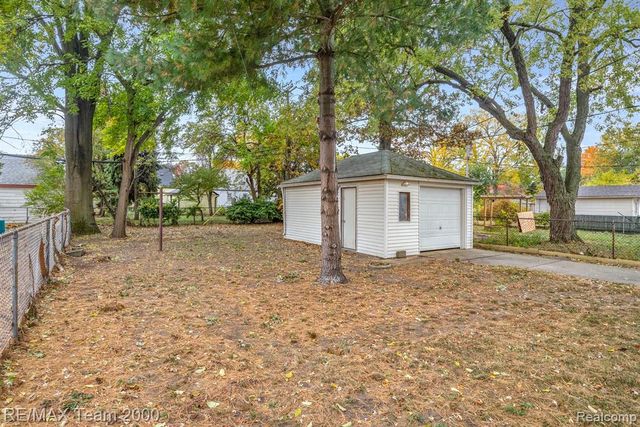 24611 Oxford Street, Dearborn, MI 48124