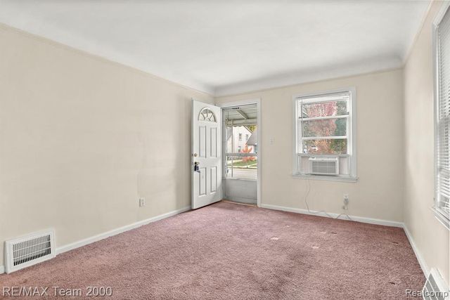 24611 Oxford Street, Dearborn, MI 48124