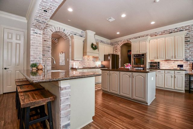 8906 Majesty Lane, Richmond, TX 77469