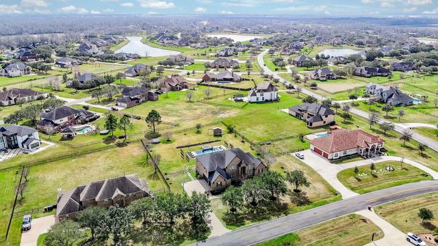 8906 Majesty Lane, Richmond, TX 77469