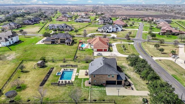 8906 Majesty Lane, Richmond, TX 77469