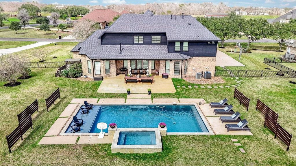 8906 Majesty Lane, Richmond, TX 77469