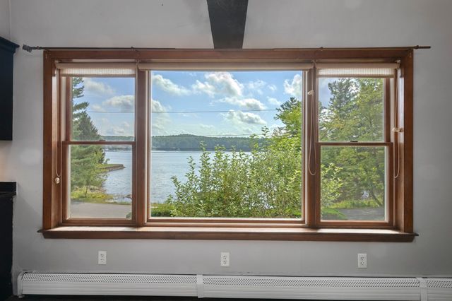 48 Davis Rd, Millbury, MA 01527