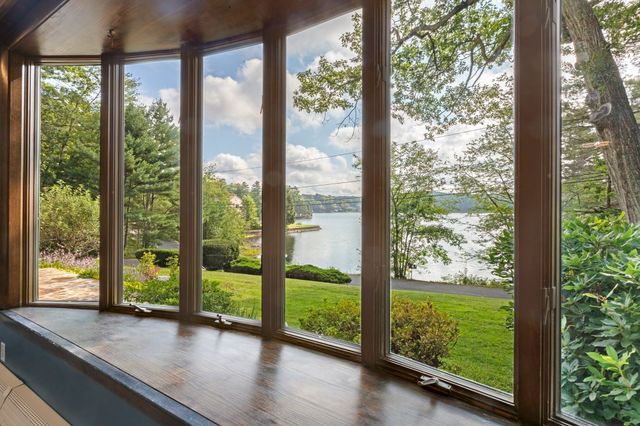 48 Davis Rd, Millbury, MA 01527