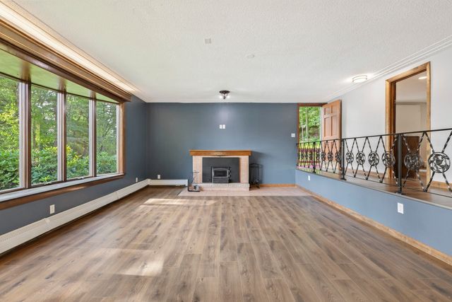48 Davis Rd, Millbury, MA 01527