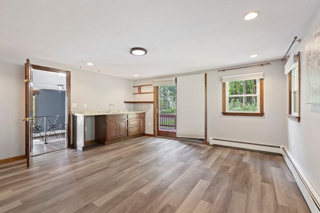 48 Davis Rd, Millbury, MA 01527