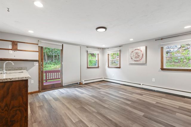 48 Davis Rd, Millbury, MA 01527