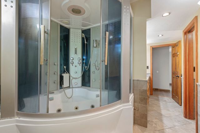 48 Davis Rd, Millbury, MA 01527