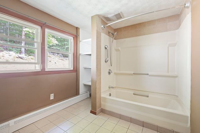 48 Davis Rd, Millbury, MA 01527