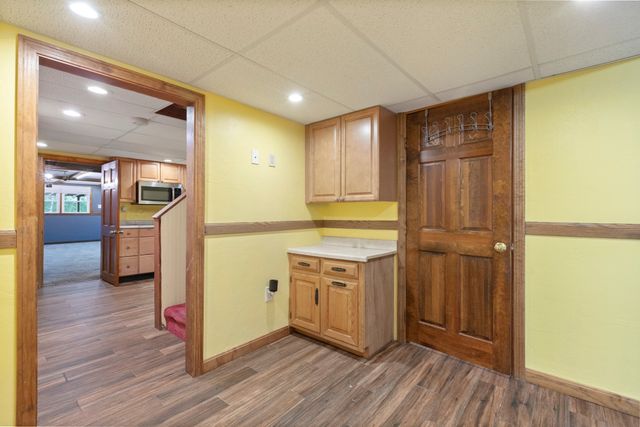 48 Davis Rd, Millbury, MA 01527