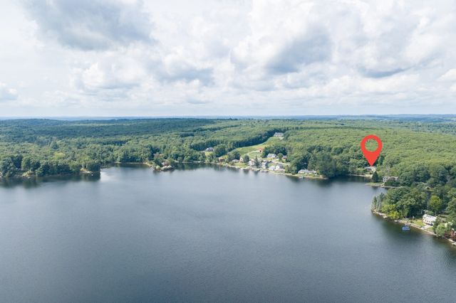 48 Davis Rd, Millbury, MA 01527