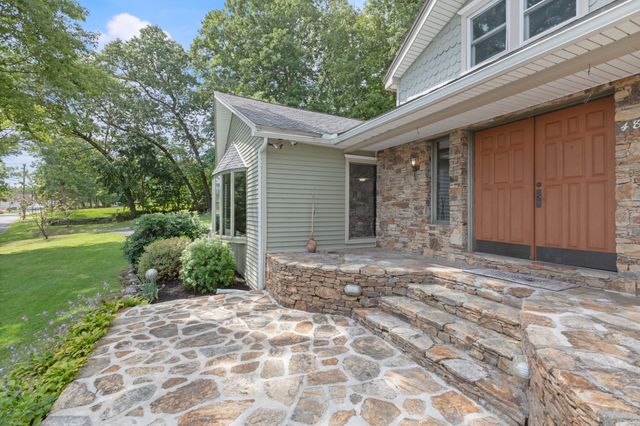 48 Davis Rd, Millbury, MA 01527