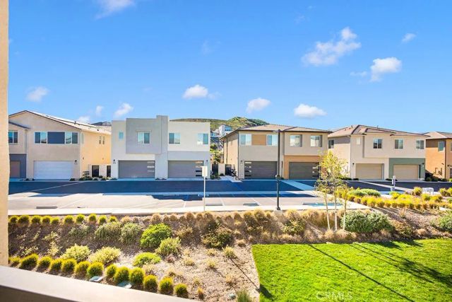 27238 Red Willow Court, Valencia, CA 91381