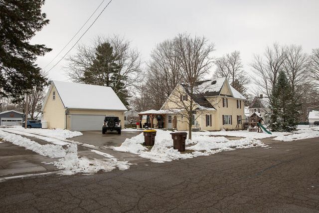 605 Riverside Drive, Portland, MI 48875