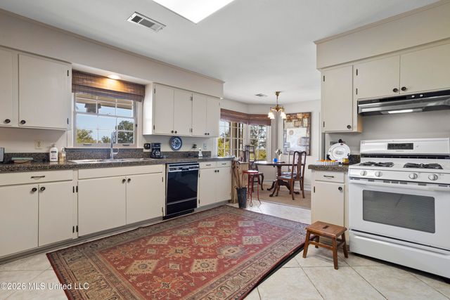 230 Southern Circle, 230, Gulfport, MS 39507