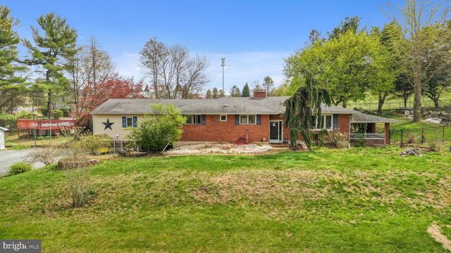 1042 NEFFS LAURYS RD, Schnecksville, PA 18078