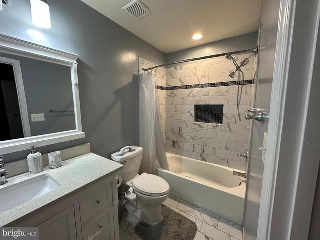 13638 FLYING SQUIRREL DR, Herndon, VA 20171
