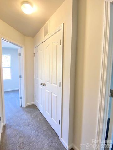 320 Peachtree Road, Charlotte, NC 28216