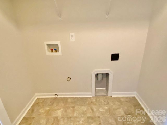 320 Peachtree Road, Charlotte, NC 28216