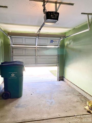 320 Peachtree Road, Charlotte, NC 28216