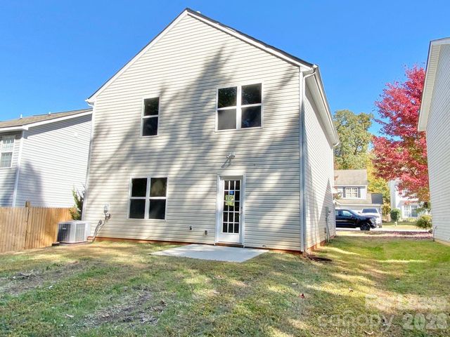 320 Peachtree Road, Charlotte, NC 28216