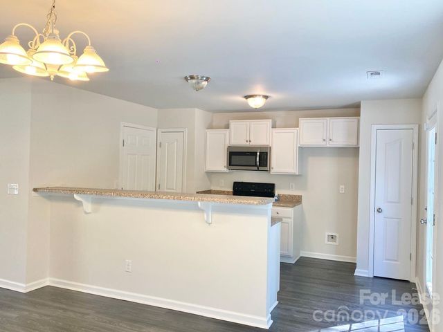 320 Peachtree Road, Charlotte, NC 28216