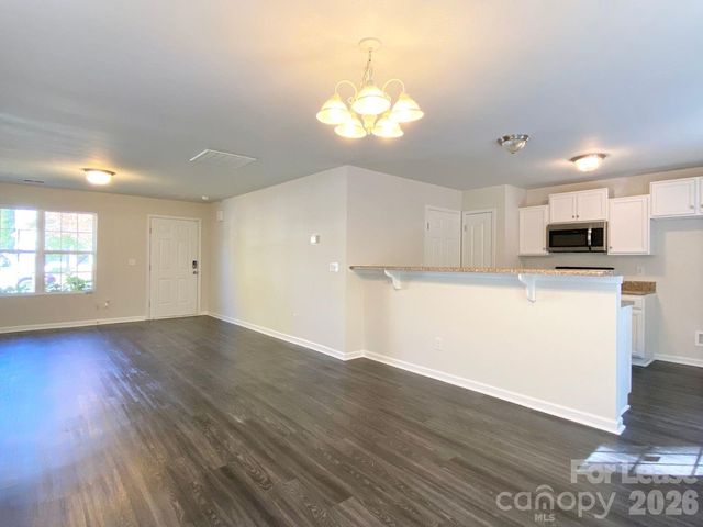 320 Peachtree Road, Charlotte, NC 28216