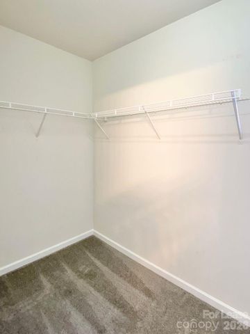 320 Peachtree Road, Charlotte, NC 28216