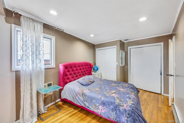 216 Earle Avenue, Lynbrook, NY 11563