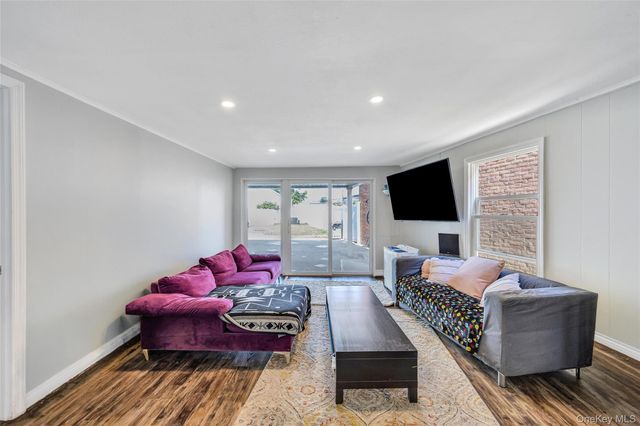 216 Earle Avenue, Lynbrook, NY 11563