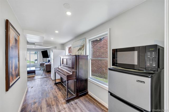216 Earle Avenue, Lynbrook, NY 11563