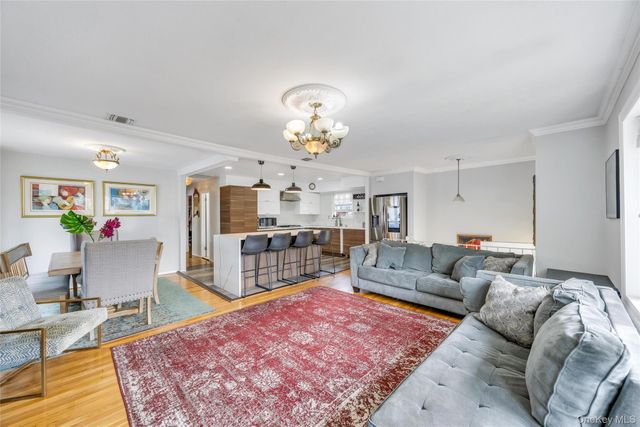 216 Earle Avenue, Lynbrook, NY 11563
