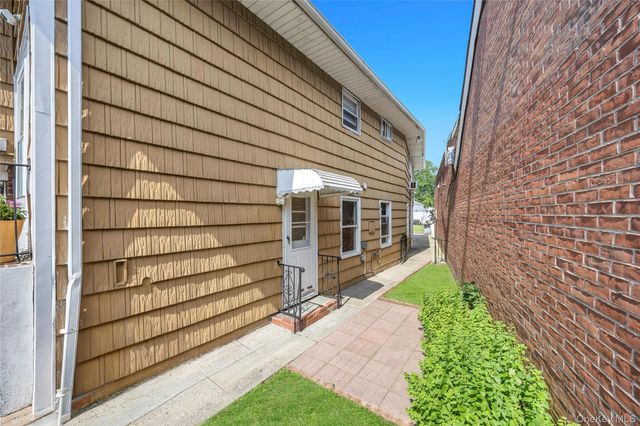 216 Earle Avenue, Lynbrook, NY 11563